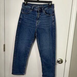American Eagle MOM JEANS color BLUE size 8 XTRA SHORT